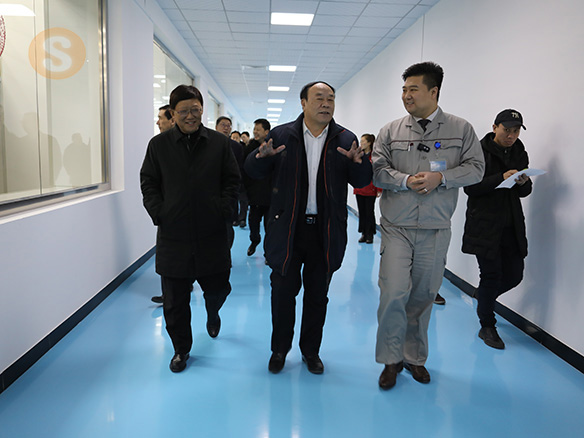 2019年2月12日时任辽宁省锦州市委书记王德佳光临我司创惠车间