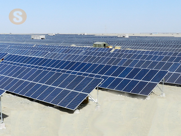 青海格尔木20MW地面散布式発電所