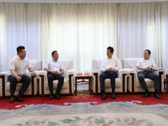 国度电投东北公司总经理王明策光临锦州金龙迎宾有限公司