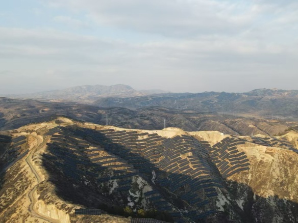 全球足迹 | “山地光谷”！金龙迎宾助力山西忻州5万千瓦光伏项目全容量并网发电